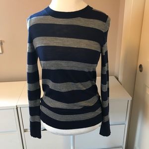 Gap sweater